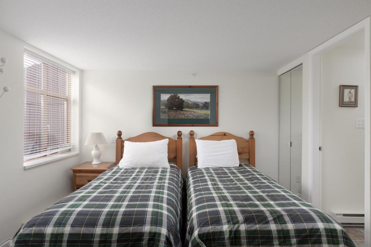 Tyndall Stone Lodge By Cozystay Signature วิสต์เลอร์ ภายนอก รูปภาพ