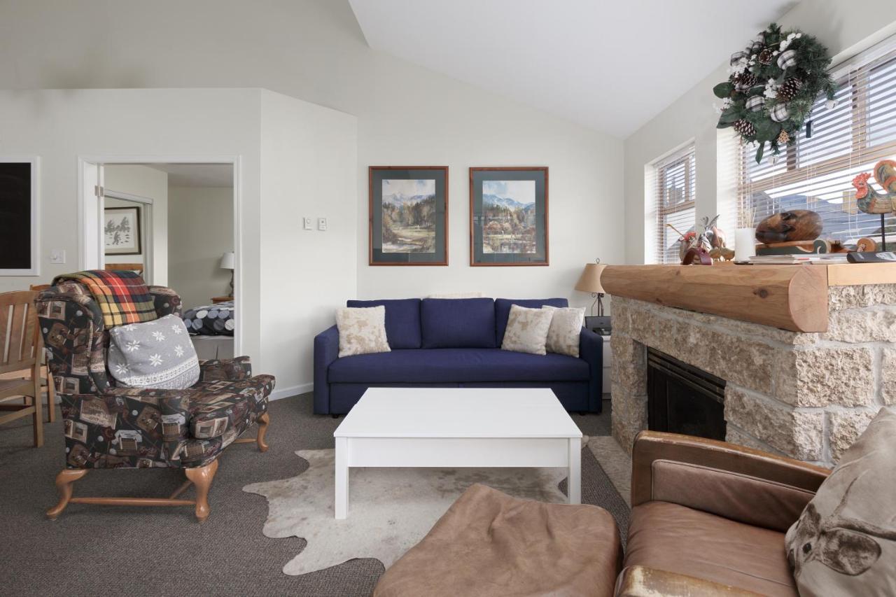 Tyndall Stone Lodge By Cozystay Signature วิสต์เลอร์ ภายนอก รูปภาพ