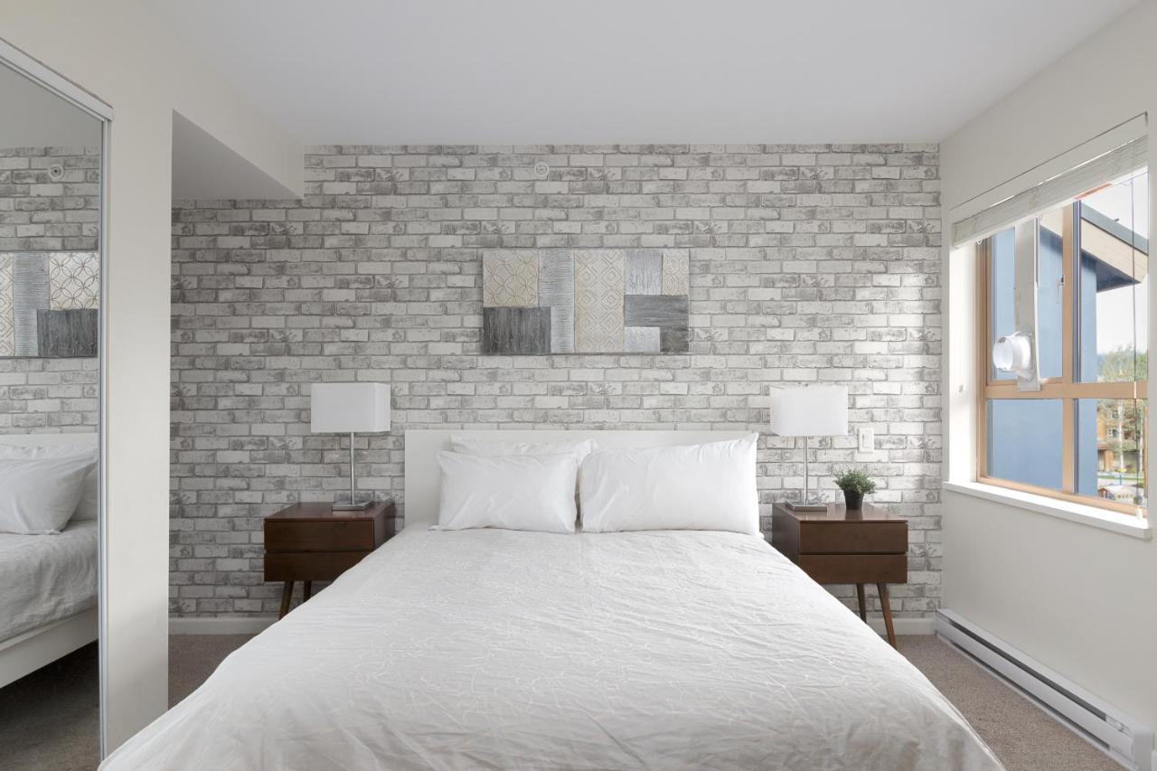 Tyndall Stone Lodge By Cozystay Signature วิสต์เลอร์ ภายนอก รูปภาพ