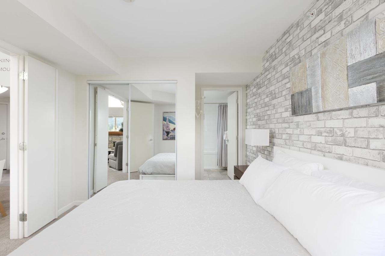 Tyndall Stone Lodge By Cozystay Signature วิสต์เลอร์ ภายนอก รูปภาพ