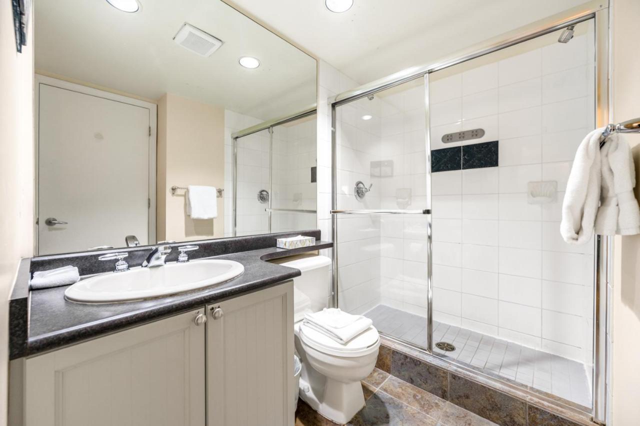 Tyndall Stone Lodge By Cozystay Signature วิสต์เลอร์ ภายนอก รูปภาพ