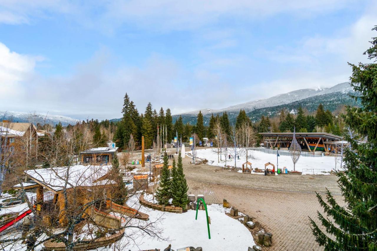 Tyndall Stone Lodge By Cozystay Signature วิสต์เลอร์ ภายนอก รูปภาพ