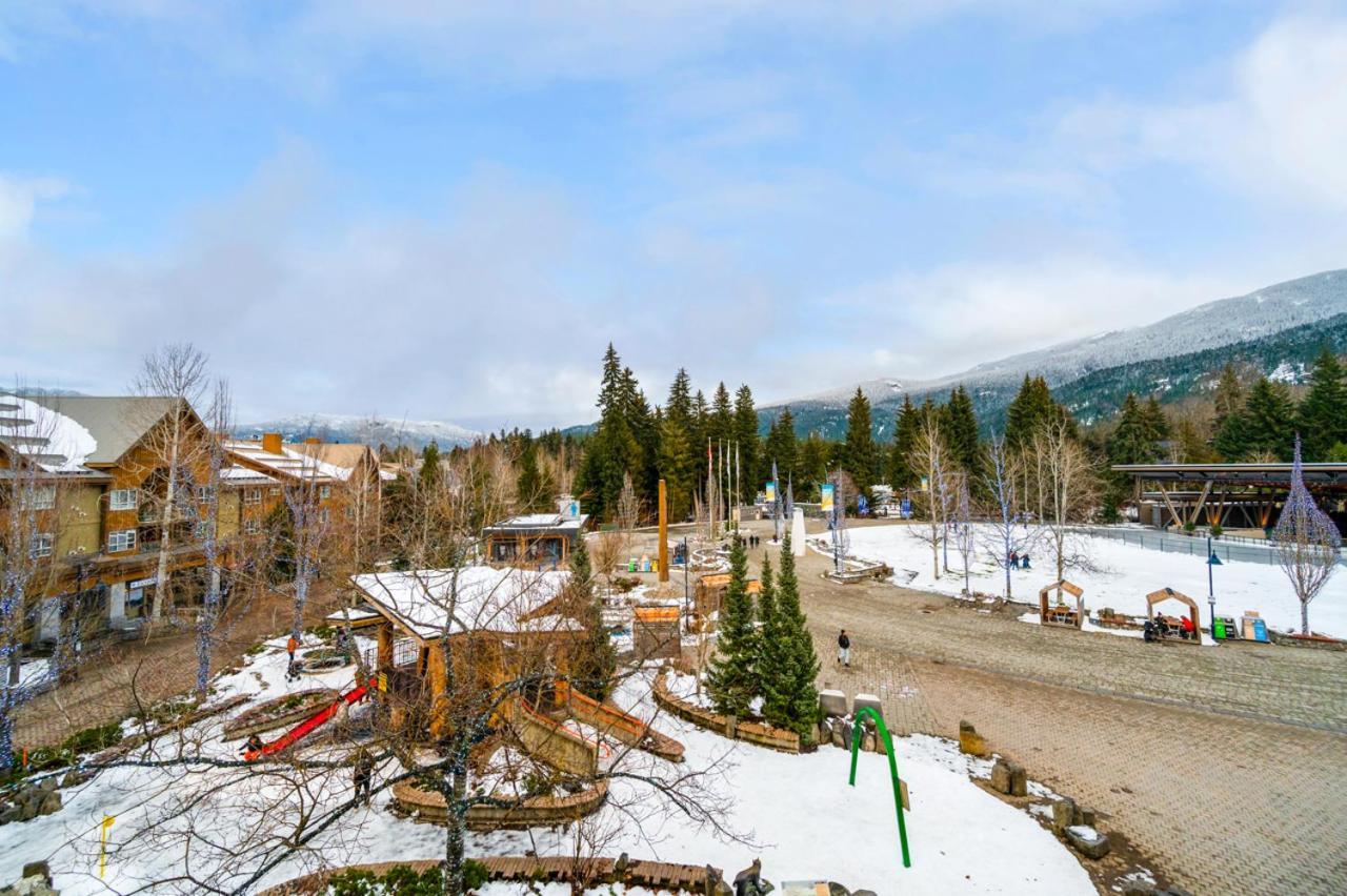 Tyndall Stone Lodge By Cozystay Signature วิสต์เลอร์ ภายนอก รูปภาพ